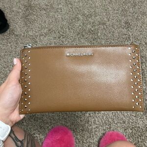 Michael kors wristlet